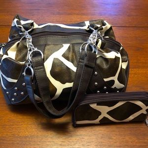 Giraffe Print Hobo Satchel Handbag Purse and Wallet